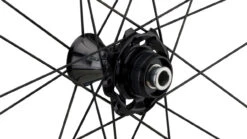 Campagnolo® Bora WTO 45 Carbon Disc Center Lock 28" Laufradsatz 11 Campagnolo® Bora WTO 45 Carbon Disc Center Lock 28" Laufradsatz -Abus Fahrrader Geschaft 322909