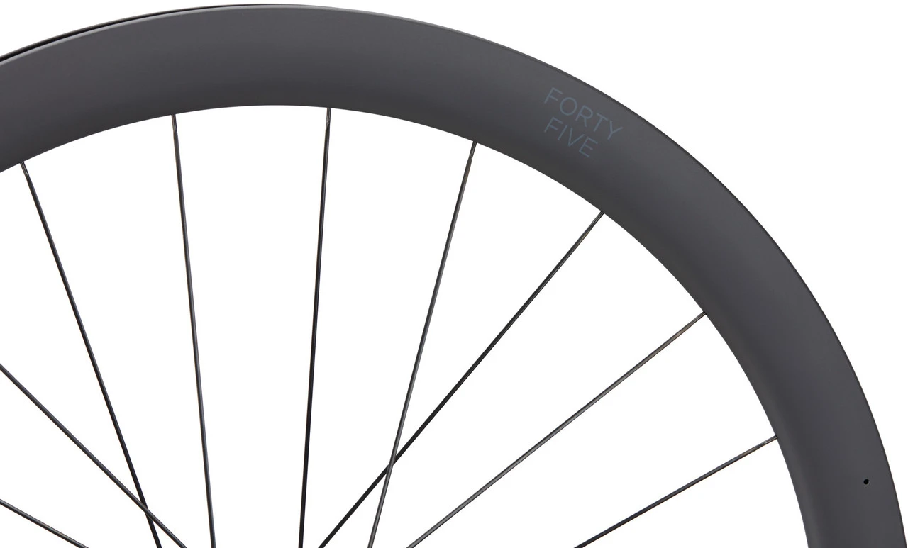 Forty Five Disc Center Lock Carbon 28" Laufradsatz 8 Forty Five Disc Center Lock Carbon 28" Laufradsatz – Bild 6